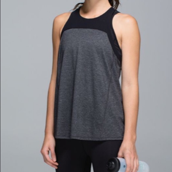 lululemon Clip-In Tank Size 6 - Picture 4 of 14